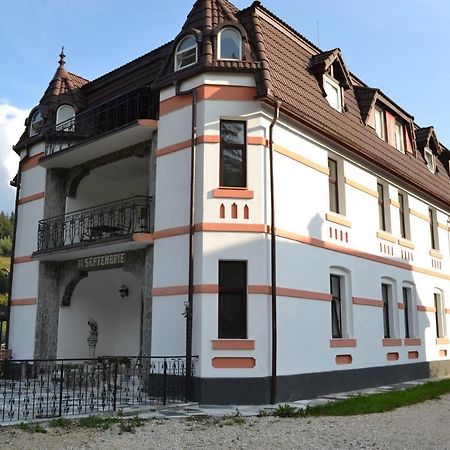 布朗 Castle Gate酒店 外观 照片